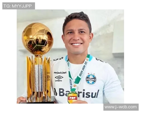 35岁退役足球明星的转型之路与人生新篇章的探索与挑战 35岁退役足球明星的转型之路与人生新篇章的探索与挑战