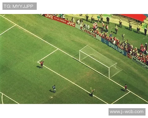 凄美地剪辑足球明星的瞬间展现他们的荣耀与泪水