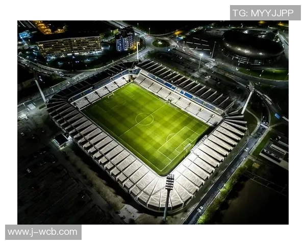 楚天足球：重燃激情的绿茵场，见证梦想与荣耀的交汇时刻