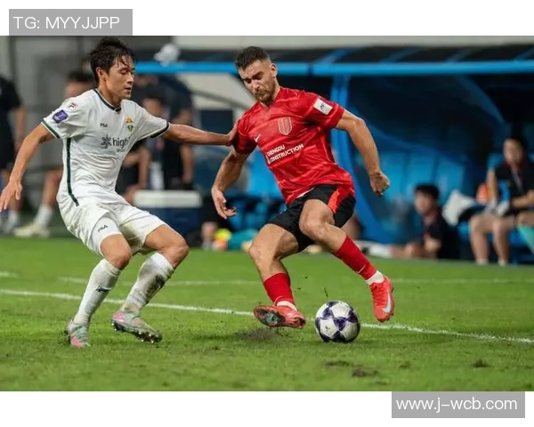 足球的拦与战术智慧的结合探讨如何提升球队防守能力