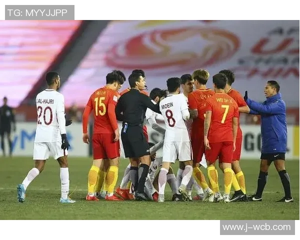 比赛足球与普通足球的区别与特点分析探讨